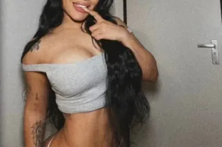 Hola, estoy de visita. Por favor, escrbeme.Un trato amable y un buen masaje.Espero verlos pronto 🙏😘👠😘🌺😍😍👠 bbj anal 69 - Image 1