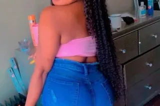 liaaa 💜 Super sexy, super beau... - Image 1