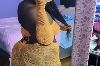 💦 DEEP THROAT THE GOAT - 27 - Image 1