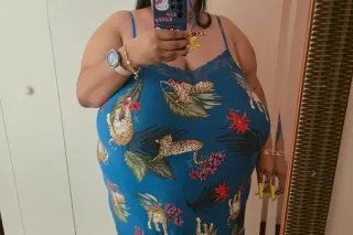 Busty Bombshell with 50H Natur... - Image 3