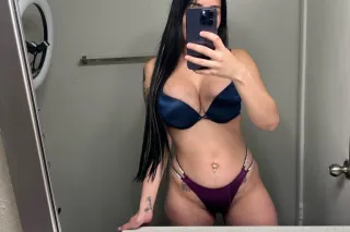 latina caliente - Image 5