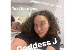 Curvy Thick Thighs💚💚Juicy Tigh... - Image 1