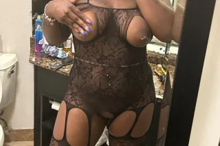NEW INTOWN HERE FOR A GOODTIME💦🍑SOAKINGWET💦👅🍫in and outcall - Image 8