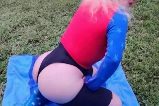 A Wonder(ful) Woman & A Supergirl - Image 10