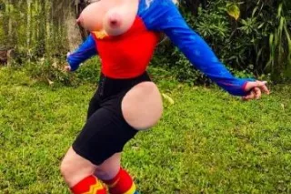 A Wonder(ful) Woman & A Superg... - Image 2