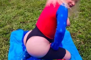 A Wonder(ful) Woman & A Supergirl - Image 5