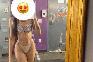 Latina Girl 😏 - Image 1
