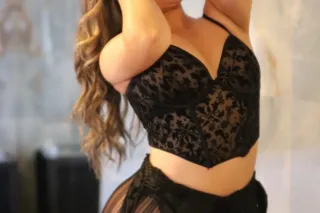 Hello, love! I'm Caro—sexy and exotic. ❤💙 Ready to play! 😍 Come meet this beautiful, curvy body. - Image 2