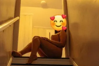 chica latina caliente nueva en... - Image 2