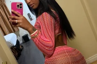 too sexy for words.. too tempting not too touch 🫦 - Image 5