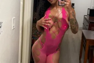 too sexy for words.. too tempting not too touch 🫦 - Image 1