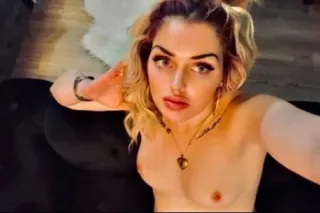 Girlfriend Experience - Image 12