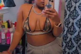 Grown & sexy cum have fun 💋 - ... - Image 2