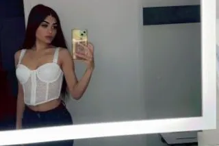 Young Sexy Foreign Petite Woman😍🥰😘 - Image 9