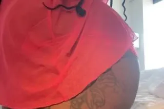 BIG CHOCOLATE ASS AND TITTIES - Image 2