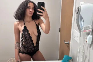 Tight and wet redbone 🍯💦 OUTCA... - Image 3