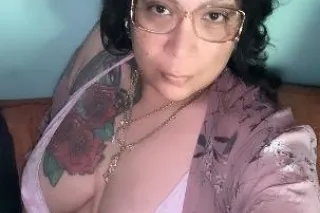 Beautiful thick TX Mex Boomshell Ready To Play - Image 5