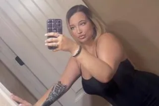 prestine and sweet🤍 ONLY IN TOWN FOR A SHORT TIME‼ - Image 5