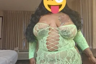 Big booty Massage Queen - Image 1