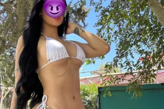 Nueva chica con grandes botines en la ciudad, ven a verme - Image 2