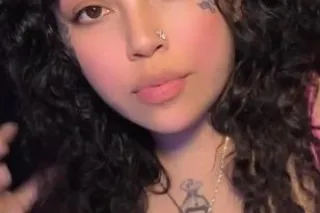Sexy Seductive latina looking ... - Image 2