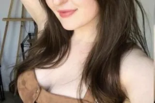 Yes I am 25Yrs slim Sexy Girl ... - Image 3