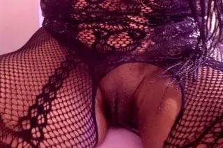 Horny Ass MILF! Trying to thro... - Image 3