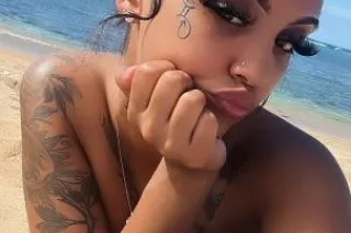 Mocha The Goddess✨💋Hawaiian Tr... - Image 2