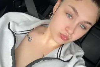 sexy snow bunny with a phat as... - Image 2
