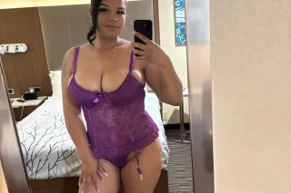 Pretty Stallion Available 💋 - Image 4