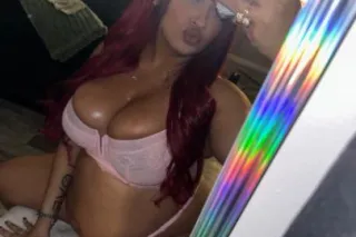 curvy pregnant foreign 💦ask ab... - Image 2