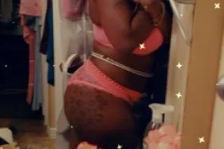 All Natural Ebony Beauty Looki... - Image 3