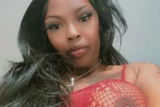 100% Real UPSCALE RED BARBIE -... - Image 4