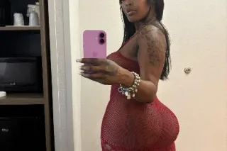 100% Real UPSCALE RED BARBIE - Image 5