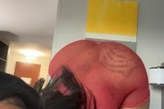 100% Real UPSCALE RED BARBIE -... - Image 1