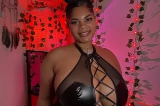 Horny Busty Latina Queen 🔥 My ... - Image 3