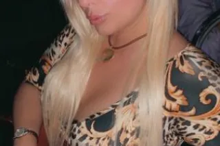 Sizzling Hot🔥 hot Italian bombshell !💦💋 💞 Welcome Me Back guys! - Image 9