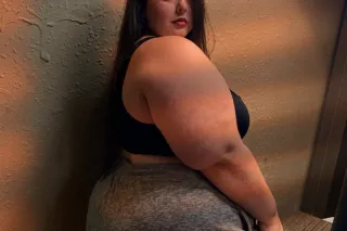 Early Bird Special BBW Style, MEN THAT OFFER $40 and $$50 TO SEE A FEMALE GOTTA DO BETTER!!! YALL BUDGET BARNEYS LOOK GOOFY ASF! - Image 3