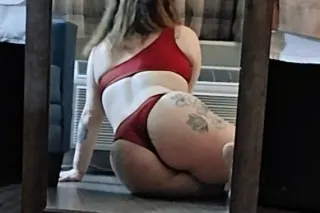 I’ll make your heart race & your toes curl. Ready to log off work & play with me - Image 1