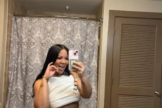 SOY Vela UNA MORENA LATINA PAP... - Image 1
