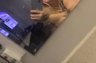 im back babes busty blonde pawg hosting in CONCORD NOW - Image 4