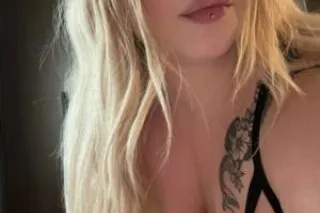 im back babes busty blonde pawg hosting in CONCORD NOW - Image 1