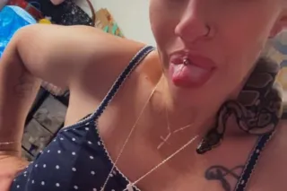 bend me over and grab my fucki... - Image 2