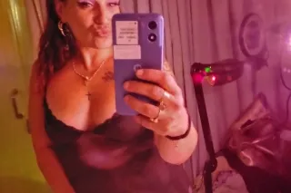 sexy cuban in town - 40 - Image 1