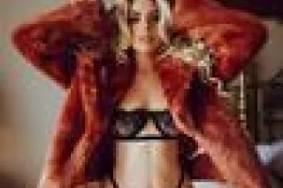 NEW IN TOWN come see me luv - Image 2