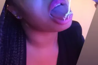 COME BUST ON THIS PRETTY FACE ... - Image 1