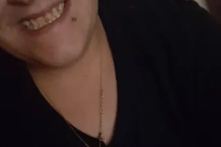 milf looking for a momma - 31 - Image 1