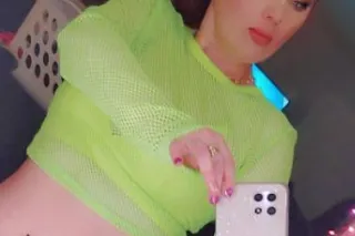 💕 🔥 Petite Fiery Redhead 🔥 💕 - Image 1