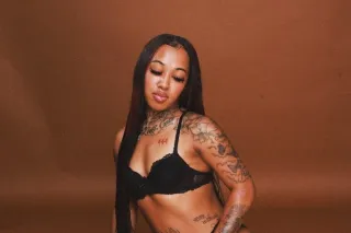 Sexy Redd 😍 - 24 - Image 3