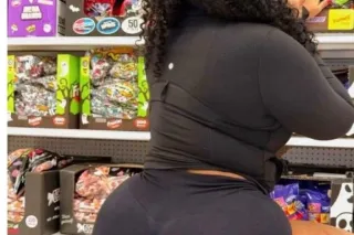 Hot EBONY Sexy Lady In TOWN NO... - Image 1